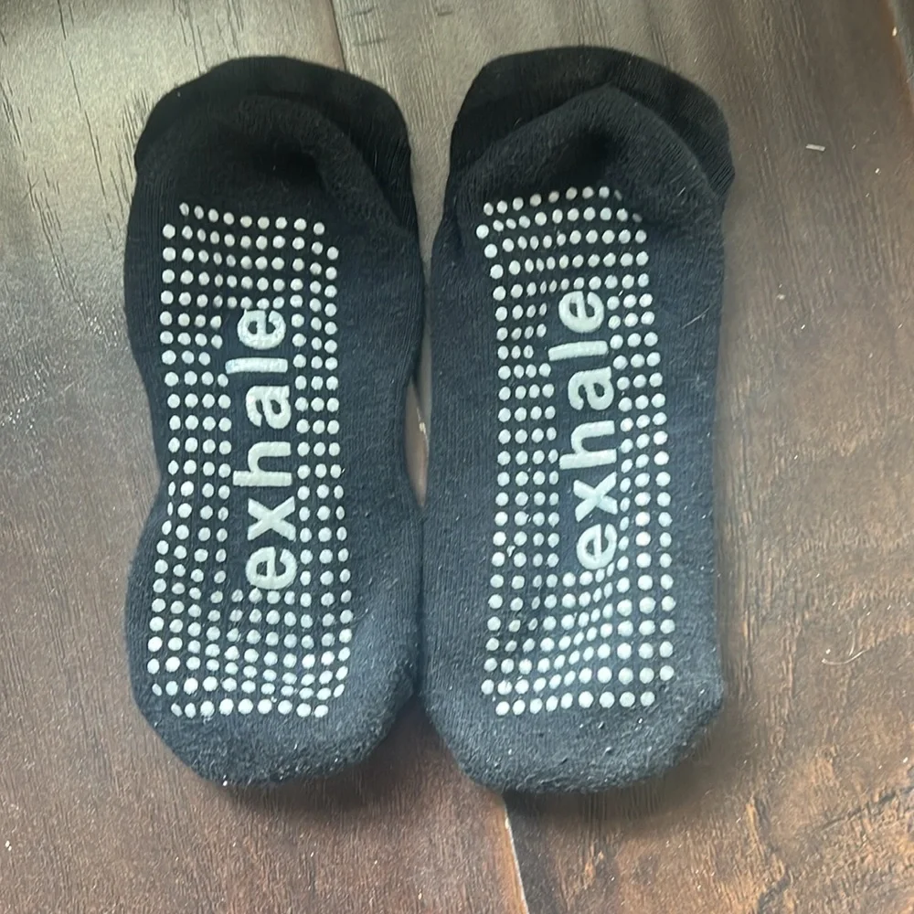 Exhale Black Barre Socks